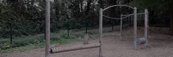 Spielgeräte auf dem Pausenhof